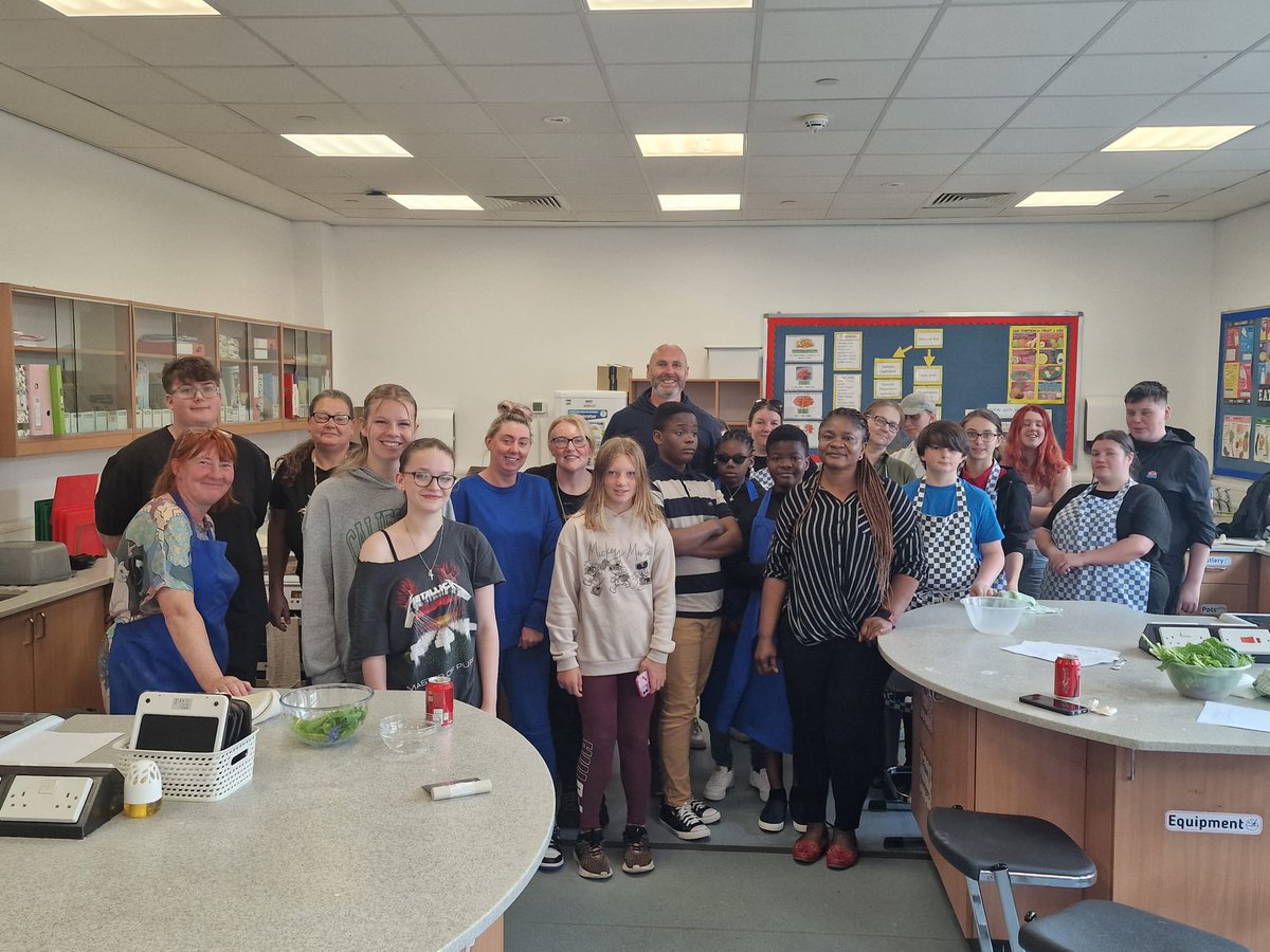 Week 4 and it's a wrap! Families picked fresh salad leaves from our school garden and baked their own delicious dinner rolls for a special picnic. A beautiful way to celebrate confidence and connection. Thanks to everyone who made it special. <a href="/Carluke_SEBN/">Carluke HS - S.E.B.N</a> 

#summerholidays #CLD