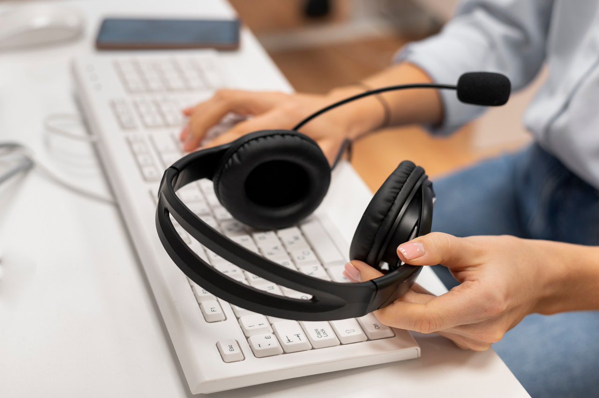 Hiring a #receptionist? It could be costing you 90% more than it should.

With #NoMissedCalls, you get a professional team available 24/7, without adding to your payroll.

✅ Pay-as-you-go
✅ Personalised #CallHandling
✅ No long-term commitment

👉 heyor.ca/8G3r9S