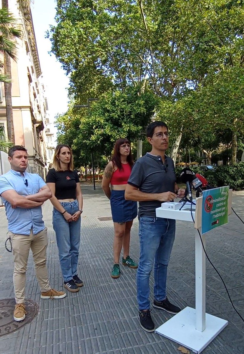 🎙️ Arran de la sentència del cas <a href="/llavorsabsol/">Llavors Absolució</a> hem fet una roda de premsa davant del Departament d'Interior::

🫵🏽 Exigim a la Consellera <a href="/nuriaparlon/">Parlon #apeudecarrer #interioriseguretatpública</a> explicacions per la implicació de la Unitat d'Extremismes Violents dels <a href="/mossos/">Mossos</a> en la repressió del moviment per l'habitatge.
