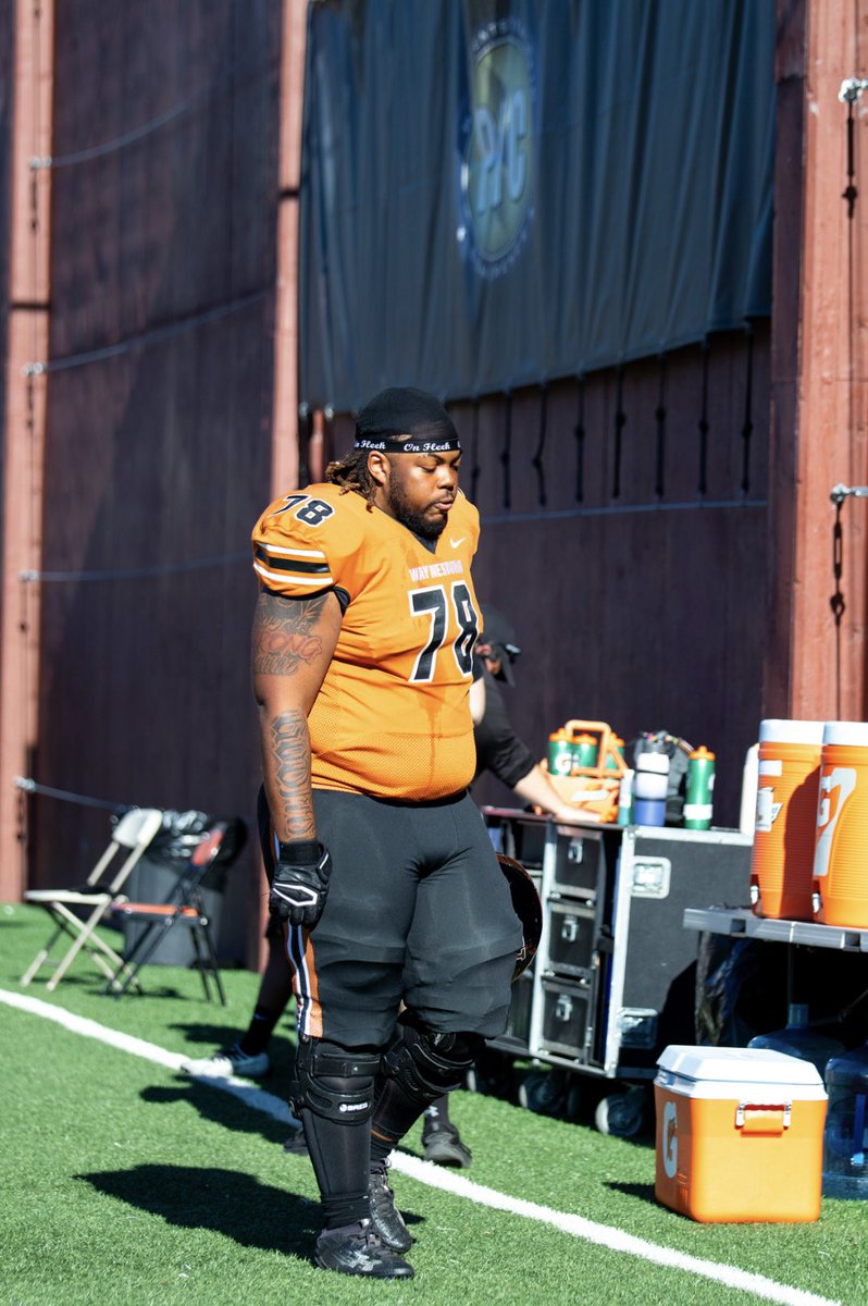 WU HAWG WEDNESDAY 🧡🖤
#OneRepAtATime
<a href="/Waynesburg_FTBL/">Waynesburg Football</a>