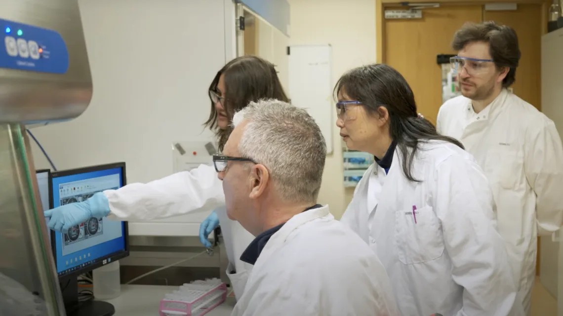 Nuffield Department of Medicine (@ndmoxford) on Twitter photo Researchers at <a href="/CAMS_COI_Ox/">CAMS Oxford Institute</a> and <a href="/MRC_WIMM/">MRC WIMM</a> have unlocked new information about improving #immunotherapy in #BreastCancer. By harnessing immune responses in early-stage breast cancer, scientists can develop new treatments for advanced stages 🔬
Read more 👉 ndm.ox.ac.uk/news/researche… Researchers at <a href="/CAMS_COI_Ox/">CAMS Oxford Institute</a> and <a href="/MRC_WIMM/">MRC WIMM</a> have unlocked new information about improving #immunotherapy in #BreastCancer. By harnessing immune responses in early-stage breast cancer, scientists can develop new treatments for advanced stages 🔬
Read more 👉 ndm.ox.ac.uk/news/researche…