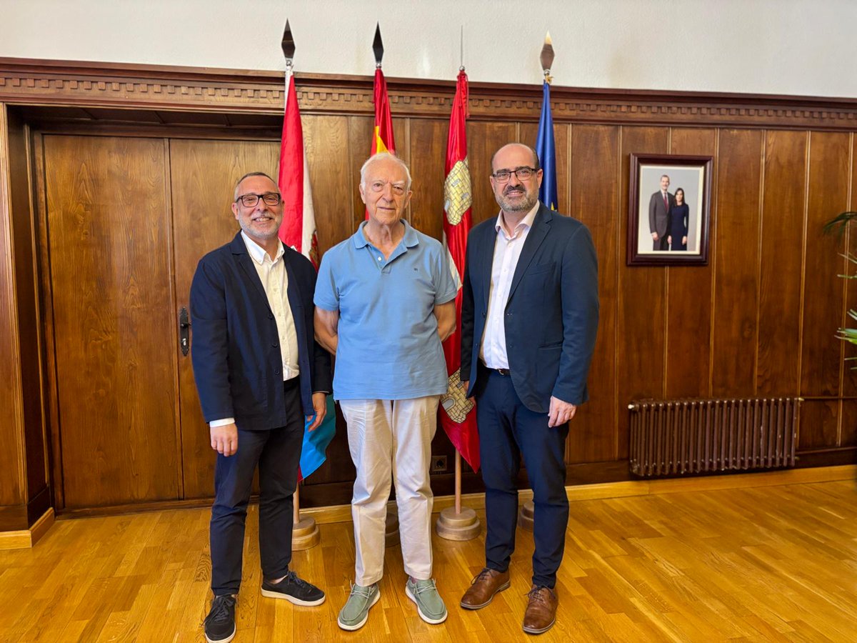 🫱🏻‍🫲🏼 El alcalde, Marco Morala, ha recibido esta mañana a Manuel Ángel Fernández, al que ha comunicado la propuesta para la modificación nominativa a “Parque de la Concordia - Diputado Manuel Ángel Fernández Arias”