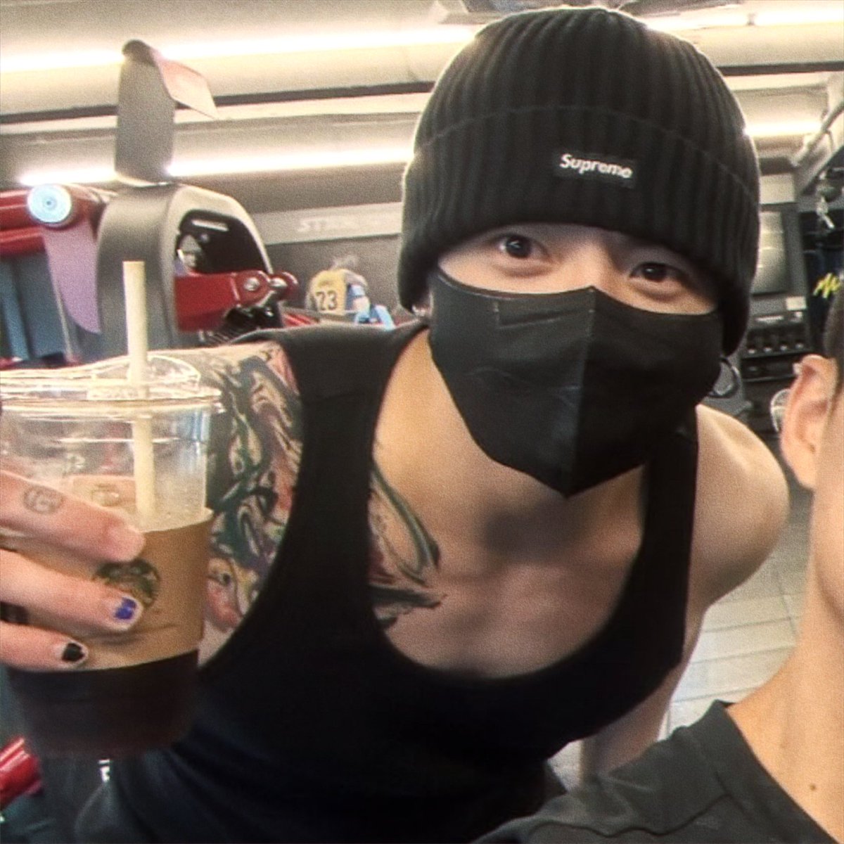 kookvtwins's tweet image. THIS IS WHY IM INSANE