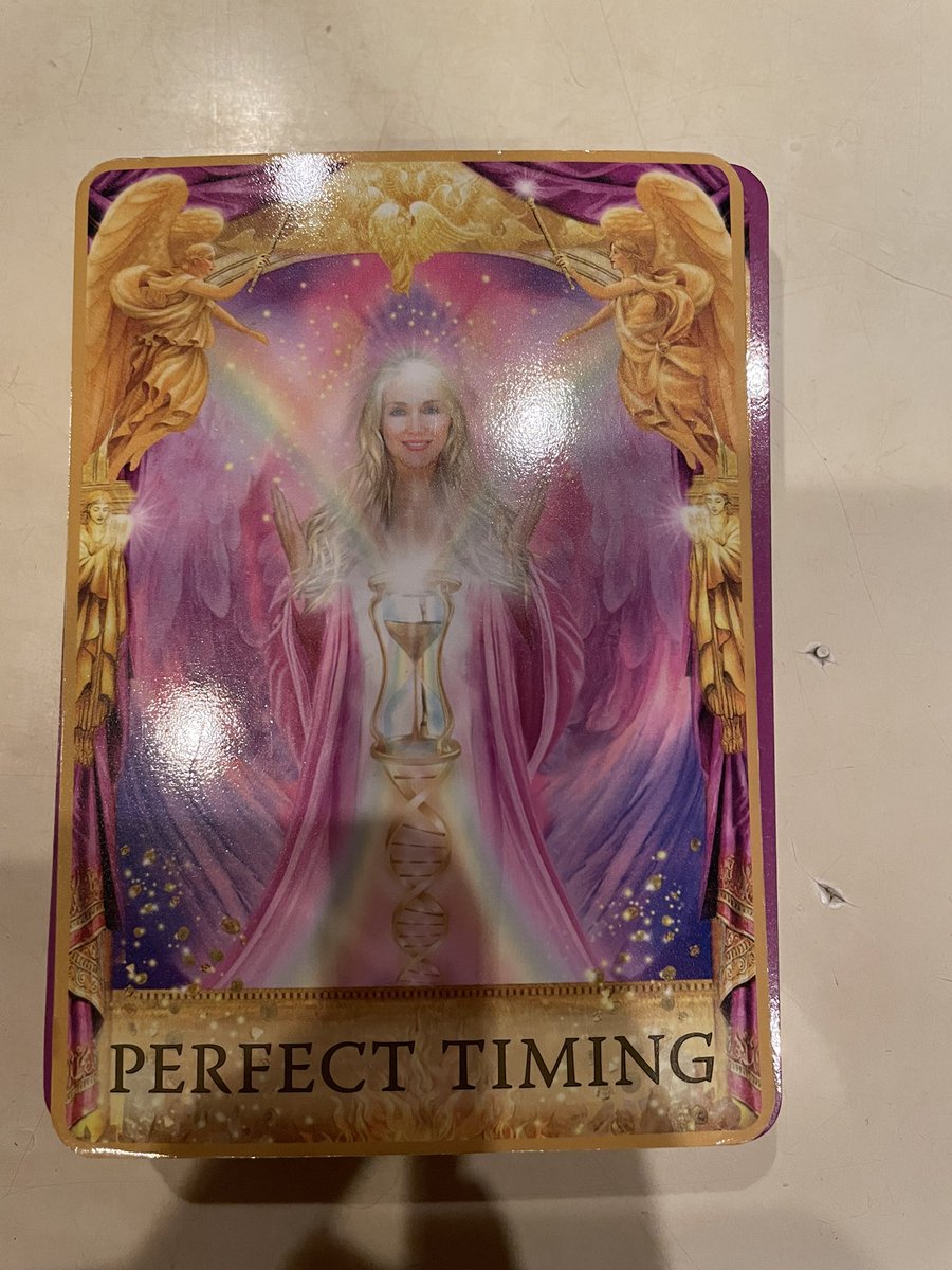 4480YAMADA's tweet image. 明日のカード

今直面している課題などにはとても良いタイミングみたいです
自信を持ってトライしてみるのが良いというカードです

明日もあなたにとってキラキラニコニコな1日となります様に😊

#オラクルカード 
#angelanswers