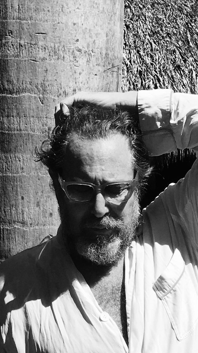 VIMOOZ's tweet image. #JulianSchnabel will receive the Cartier Glory to the Filmmaker Award at Venice Film Festival #BiennaleCinema2025 and premiere #IntheHandofDante starring #OscarIsaac, #GalGadot, #GerardButler, #AlPacino, #JohnMalkovich, #MartinScorsese, #JasonMomoa.

"I’ve now shown my films at