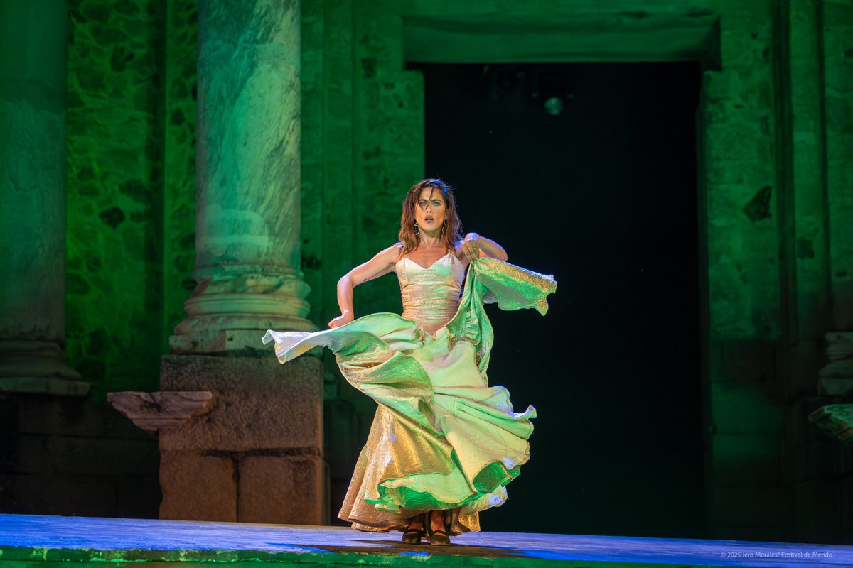 Hoy es un día muy especial por partida doble para nuestra querida María León 🧡✨

Feliz cumpleaños, querida🎂
Lo celebraremos contigo sobre la arena del #TeatroRomano esta noche ✨