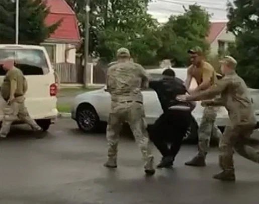 🚨- Yo! Check this crazy arrest scene in Ukraine!
🚨- Zelenskyy just stretched martial law to Nov 5, 2025!
🚨- Trump’s pushing a fake ceasefire—Crimea deal on the table!
🚨- Boom! Russia claims 8,650 Ukrainian losses last week!
🚨- Mediazona says, "Nah, Russian death counts are