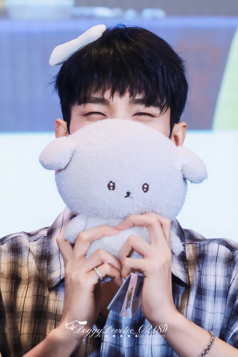 DoggyDevotee218's tweet photo. 250729
YZY shanghai

🦴

#도겸 #이석민 
#ドギョム #DOKYEOM 
#세븐틴 #SEVENTEEN
@pledis_17 https://t.co/u5tfbFF2yN