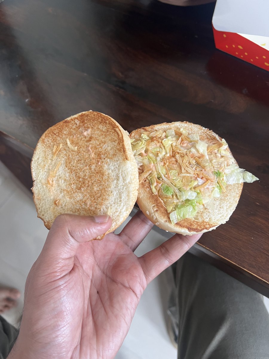 It’s 2025, and Mc Donald’s is sending burgers without patties. Or maybe it’s a sign to switch to something healthier? <a href="/mcdonaldsindia/">McDonald's India</a>