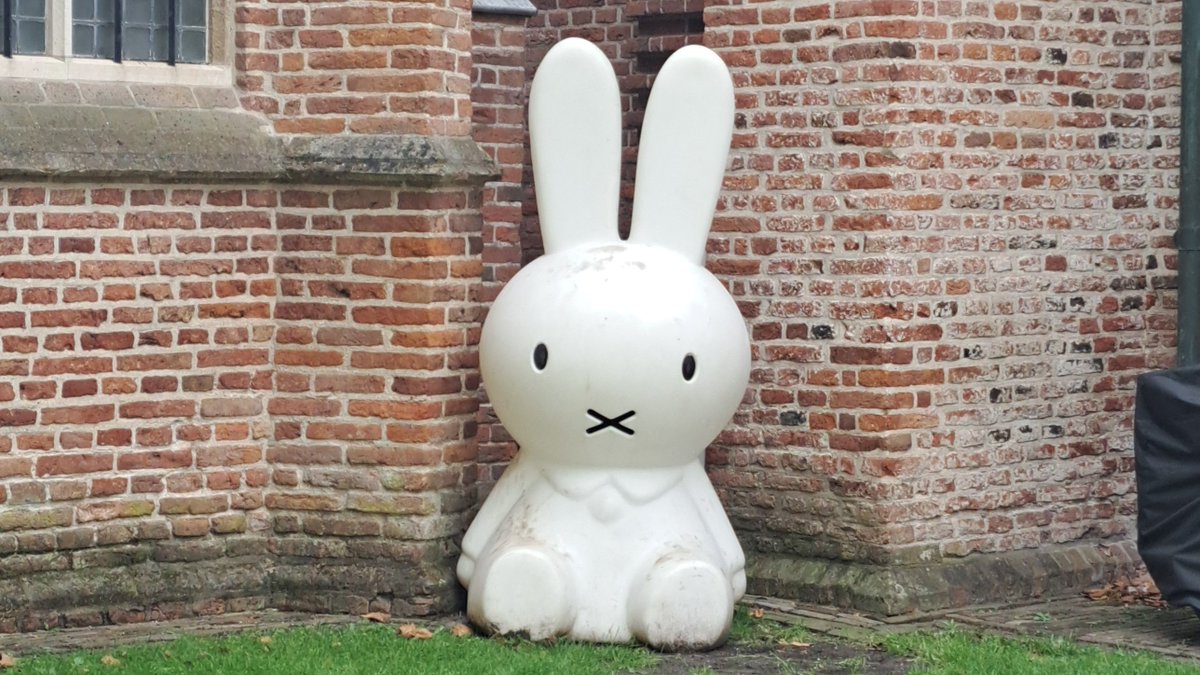 #article Our Voices Are 4REAL

Alt #Arts Rocking

Punky research: 6 degrees of separation + 3 degrees of celebration = Year'25, reported in 25 sections of music world #uniqulture

thezineuk.co.uk/articles/025

Pic: We're down the rabbit hole, yes, but in good company with #Nijntje!