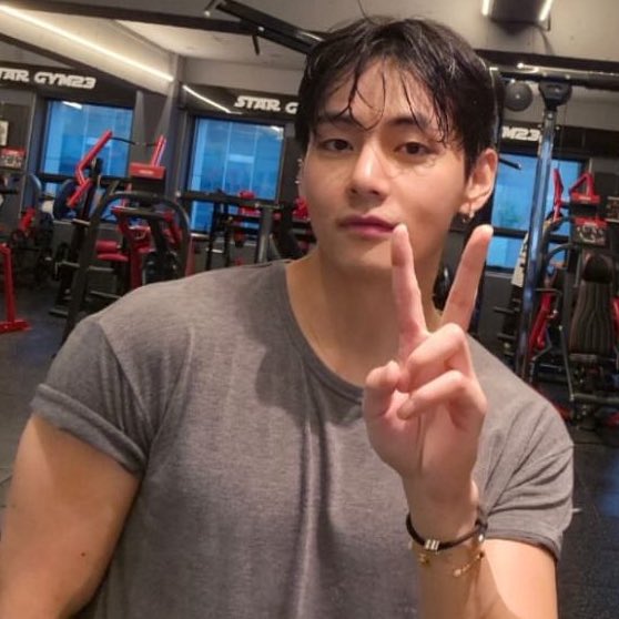 ほんっと………グテは作画の違うイケメン2名様すぎて贅沢なんだよな…