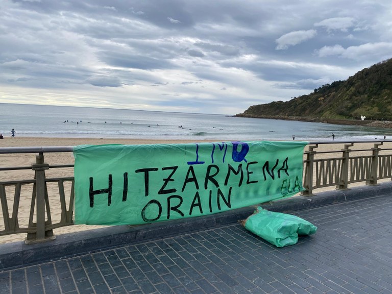 ELA Donostia (@eladonostia) on Twitter photo ✊ ELA firma el primer convenio del centro médico de <a href="/ImqEuskadi/">IMQ País Vasco</a> Zurriola de Donostia!
✅ Tras varios meses de conflicto, se logra un acuerdo que unifica las condiciones laborales del centro y crea un referente en el sector.
#EmanBostekoaGaraipenari
🔗 labur.eus/mm9f7vev ✊ ELA firma el primer convenio del centro médico de <a href="/ImqEuskadi/">IMQ País Vasco</a> Zurriola de Donostia!
✅ Tras varios meses de conflicto, se logra un acuerdo que unifica las condiciones laborales del centro y crea un referente en el sector.
#EmanBostekoaGaraipenari
🔗 labur.eus/mm9f7vev