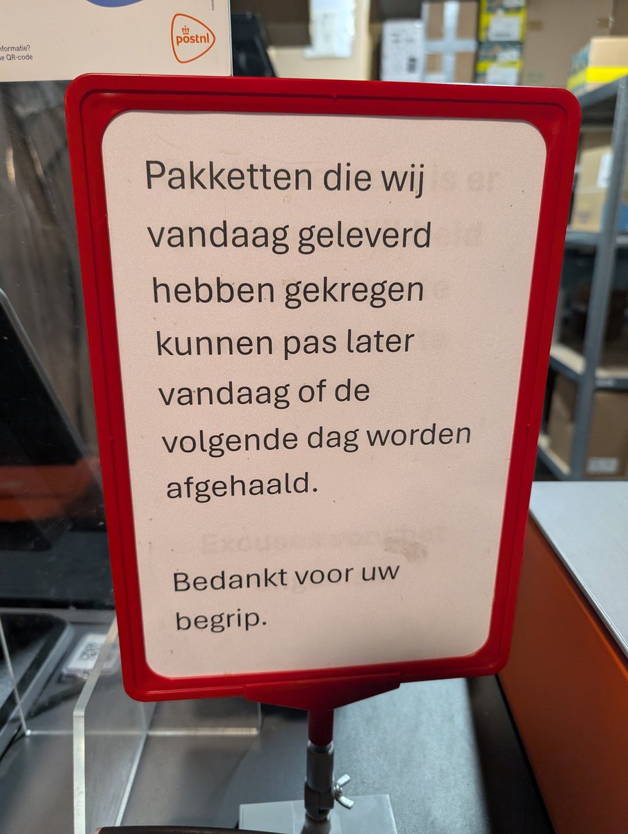 Wauw <a href="/PostNL/">PostNL</a> wat zijn jullie toch een stelletje faalhazen met in de hele keten allerlei rotte appels. Sta hier bij een pakketpunt die tegenspreken dat het pakket is afgeleverd: de koerier liegt, het is hier morgen pas. Met een bizarre brief op de balie. #faal