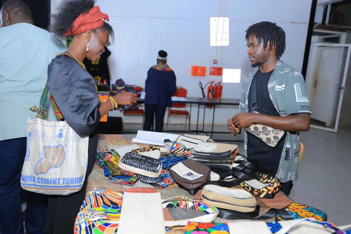 GayoUganda's tweet image. The exhibition space at #LCOYUganda2025 is buzzing with ideas, creativity, and climate-smart solutions led by young changemakers.

From green enterprises to climate tech — the future is on display!
#FromPlayToPolicy | #COP30