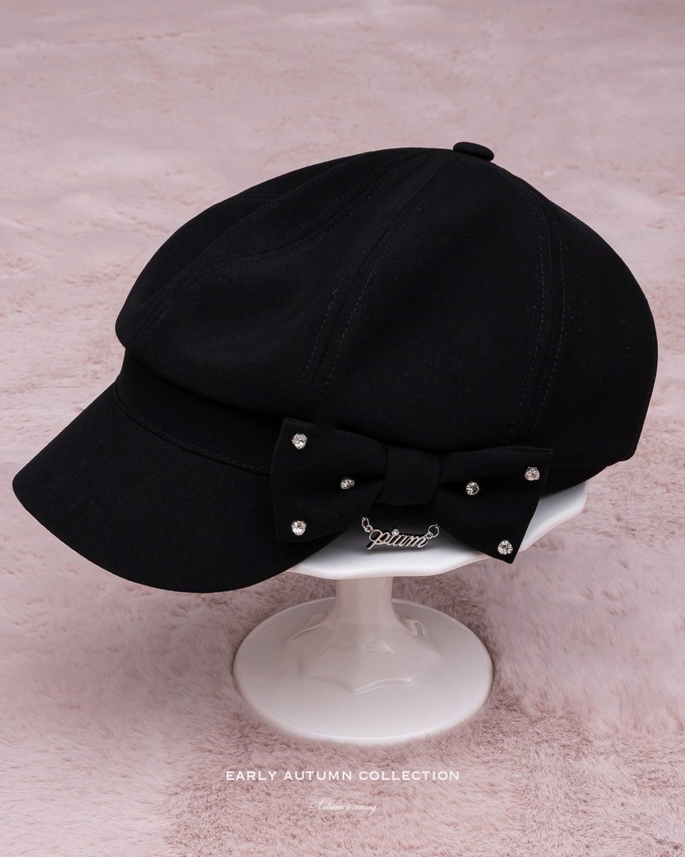 Coming soon 🎀／ Early Autumn Collection🐇🖤 ♡ビジューリボン