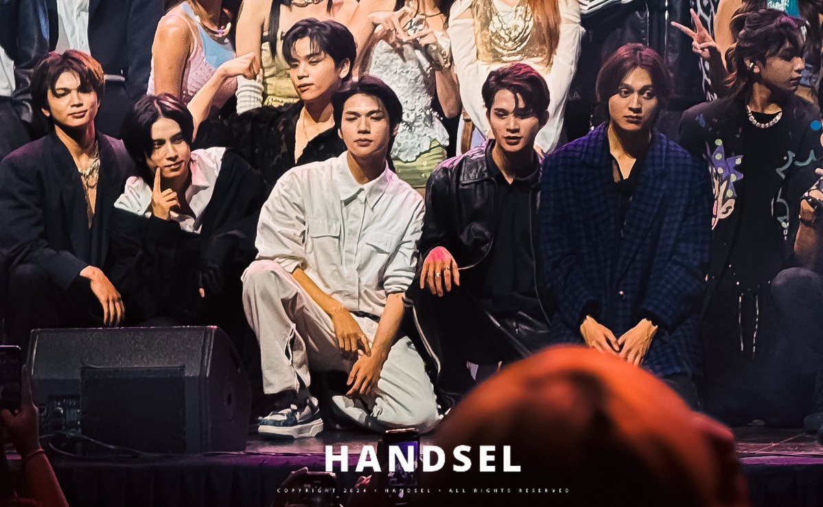 Handsel_ton (@handsel_ton) on Twitter photo Seven hearts, one dream... I miss every single one of you.
#HORI7ON #호라이즌
<a href="/HORI7ONofficial/">HORI7ONofficial</a>
<a href="/HORI7ON_twt/">HORI7ON member</a> Seven hearts, one dream... I miss every single one of you.
#HORI7ON #호라이즌
<a href="/HORI7ONofficial/">HORI7ONofficial</a>
<a href="/HORI7ON_twt/">HORI7ON member</a>