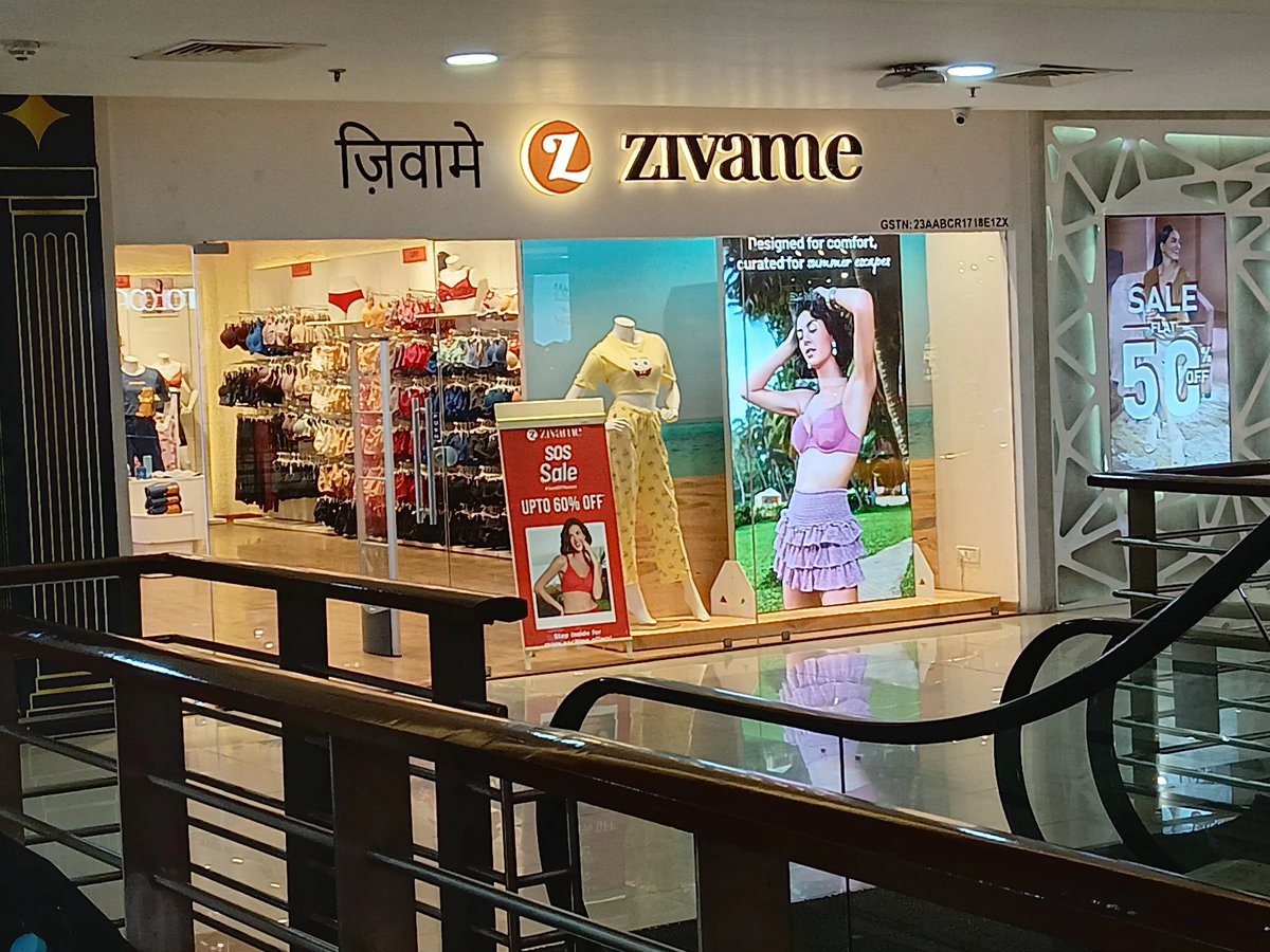 भाई <a href="/Cyber_Huntss/">Cyber Huntss</a>, गंदी लंका लगाई है <a href="/Zivame/">Zivame</a> वालो की इनके स्टोर मे मक्खिया तक नही घुसती। 😂😂 
Location - Indore,MP