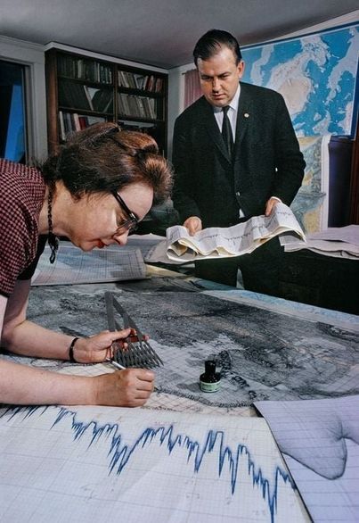 July  30, 1920, birthday of American geologist Marie Tharp. Her seafloor  profiles and maps provided evidence that mid-ocean ridges are rift  zones, where seafloor spreading takes place along a divergent plate  boundary. This discovery supported the theory of plate tectonics
...