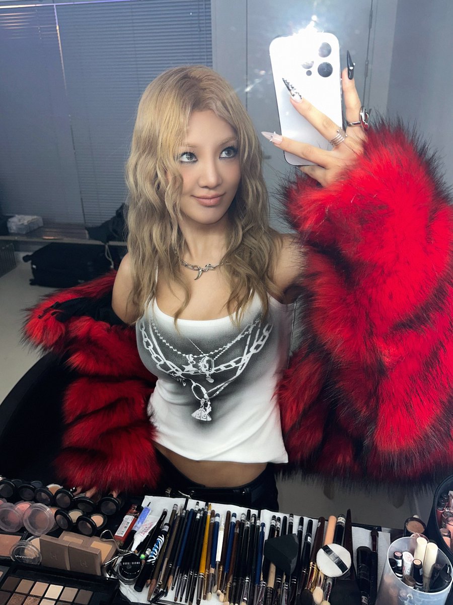 GirlsGeneration's tweet photo. 𝒀𝑬𝑺 👌

https://t.co/bjx1Kqwllr

#효연 #HYO
#YES #HYOYES
#소녀시대 #GirlsGeneration https://t.co/oZYkCG3i6b