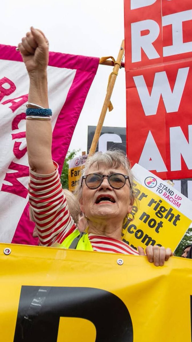 UnmaskedAntifa's tweet image. FILM DIRECTOR ATTENDS PROTEST IN SUPPORT OF A MIGRANT CHILD PREDATOR, EPPING: This is Jenna Constantine, she is an award-winning filmmaker, producer, writer &amp;amp; director.

Jenna clearly must have run out of money since we have found her in many images at protests representing SUTR,…