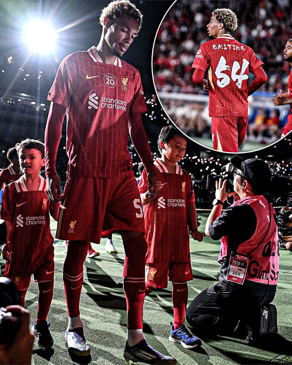 Hugo Ekitike makes his first appearance in Liverpool red 🔴