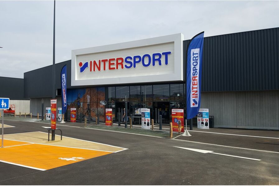 Ouvertures dominicales : la cour d’appel de Douai condamne Intersport pour concurrence déloyale envers Décathlon lsa-conso.fr/ouvertures-dom…