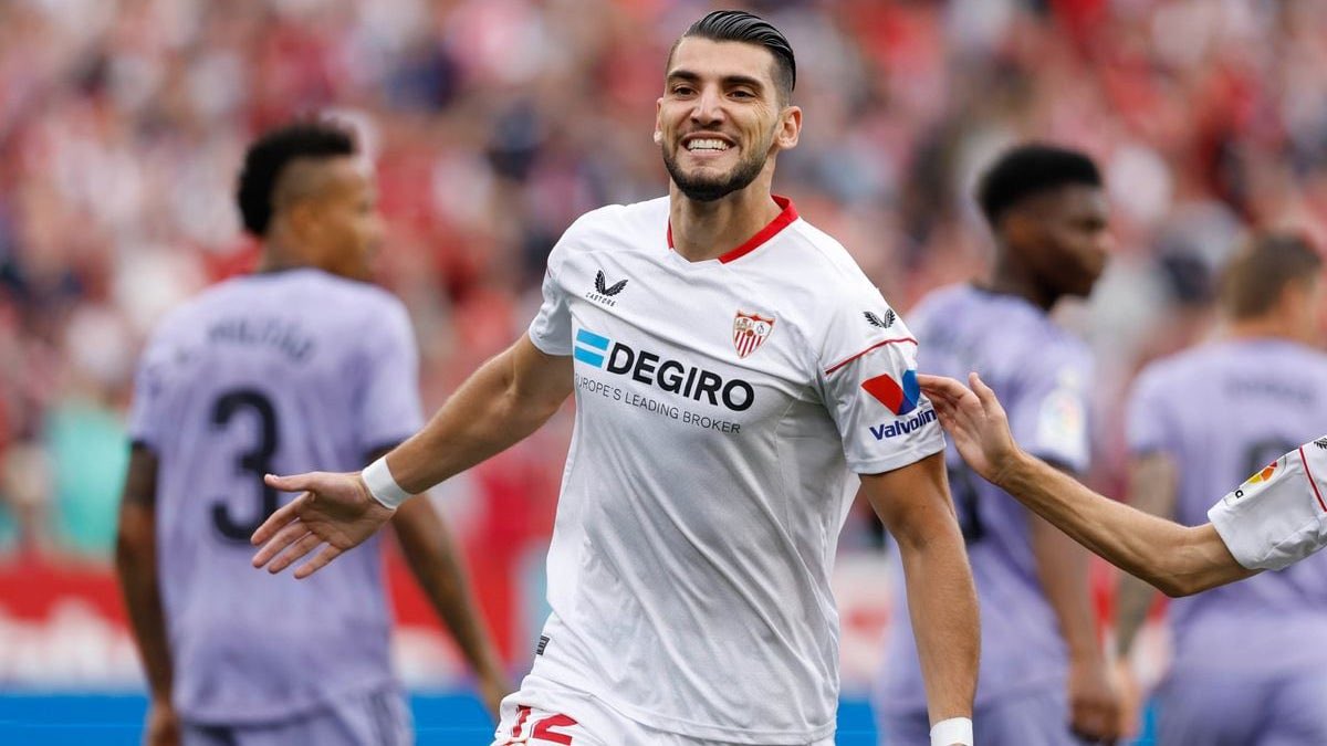 Jesús González (@jgonzalezsvq) on Twitter photo El Elche se ha interesado mucho en el delantero, Rafa Mir en los últimos dias 🧐
Rafa Mir tiene ofertas en Arabia, México, Italia, Francia y España 📋✅
El jugador dispuesto a salir del club, y a quedarse si Almeyda lo necesita 🚪
ℹ️ <a href="/ZonaMixta__/">Zona Mixta</a> / <a href="/AlvarooSVQ/">Álvaro Muñoz Gómez</a> El Elche se ha interesado mucho en el delantero, Rafa Mir en los últimos dias 🧐
Rafa Mir tiene ofertas en Arabia, México, Italia, Francia y España 📋✅
El jugador dispuesto a salir del club, y a quedarse si Almeyda lo necesita 🚪
ℹ️ <a href="/ZonaMixta__/">Zona Mixta</a> / <a href="/AlvarooSVQ/">Álvaro Muñoz Gómez</a>