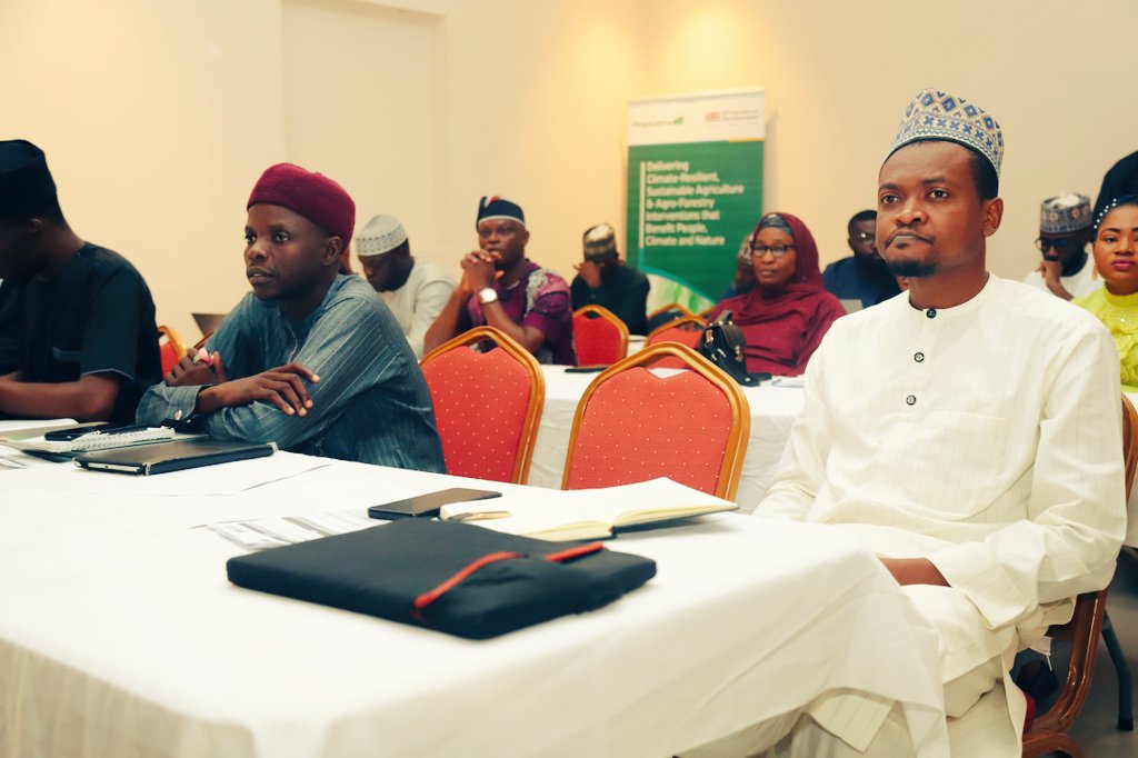 Propcomplus's tweet image. Happening now: @UKinNigeria’s #PropcomPlus gathers @FmardNg, NASC, @NABG_ng, @HarvestPlus_Ng, @PremierSeedNig &amp;amp; others to co-develop an Accountability Framework for Nigeria’s Seed Policy. A big leap for seed reform &amp;amp; farmer access to quality inputs.
#gofargotogether
#FoodSecurity