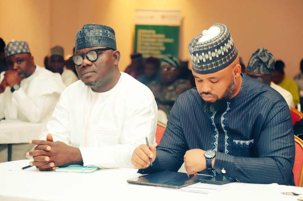 Propcomplus's tweet image. Happening now: @UKinNigeria’s #PropcomPlus gathers @FmardNg, NASC, @NABG_ng, @HarvestPlus_Ng, @PremierSeedNig &amp;amp; others to co-develop an Accountability Framework for Nigeria’s Seed Policy. A big leap for seed reform &amp;amp; farmer access to quality inputs.
#gofargotogether
#FoodSecurity