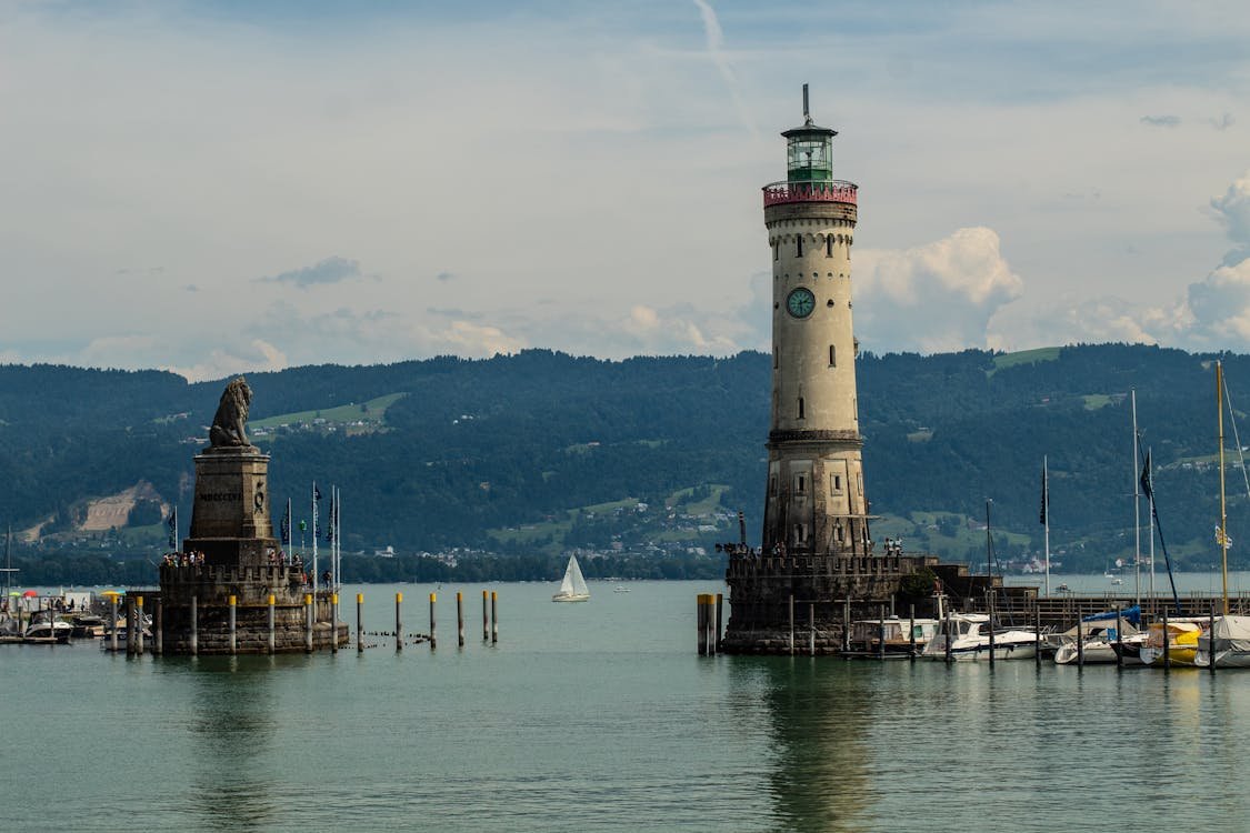LostChronHist's tweet photo. Lindau Lighthouse, Bayern, Germany. https://t.co/U8O7OqScjm