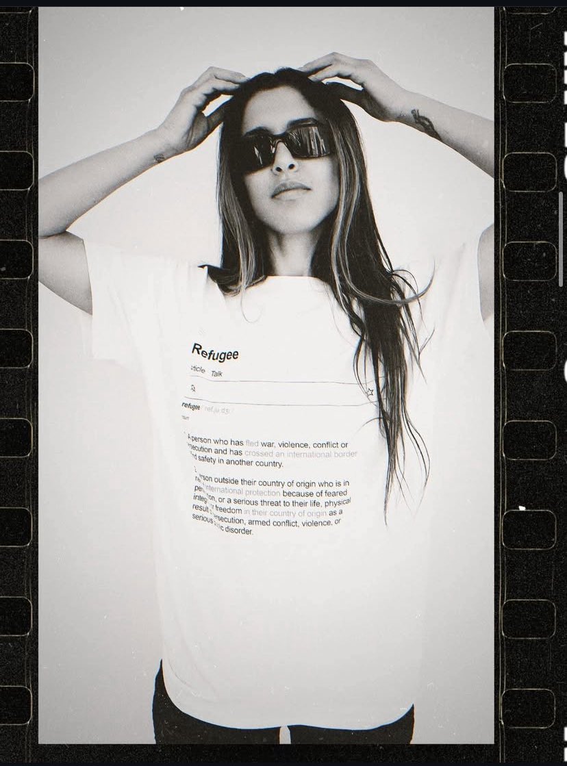 sipedonn's tweet image. Marina Satti supports @UNHCRGreece and stands #WithRefugees 

Always on the right side of history ❤️

-You can buy her merch on her official site!