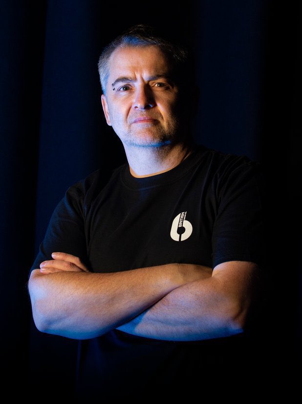 NYcheesy's tweet photo. Happy Birthday 🎈 🥁
#SeanMoore 5️⃣7️⃣

#ManicStreetPreachers ‘You Love Us’

https://t.co/ElfTlgumyM via @YouTube https://t.co/fImilh6a1f