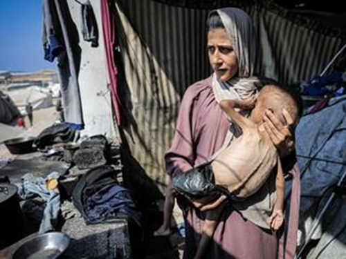 Thread 1/13 -  Des photos d’enfants palestiniens atteints de graves maladies et handicapés sont-elles exploitées par la propagande du Hamas pour accréditer la thèse d’une famine généralisée à Gaza ?  Même le New-York Times s’y est laissé prendre. Explications.⬇️