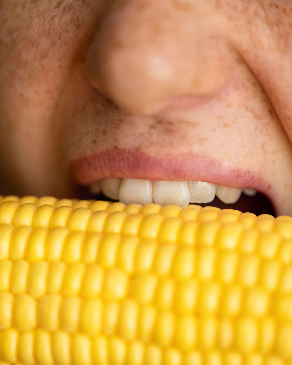 DEStarDental's tweet image. Corn on the cob? Ribs? Taffy at the fair? 🍬🌽 Summer treats can be tough on dental work. Eat with care—and give us a call if something feels off! #SummerSmileTips #ToothTrouble