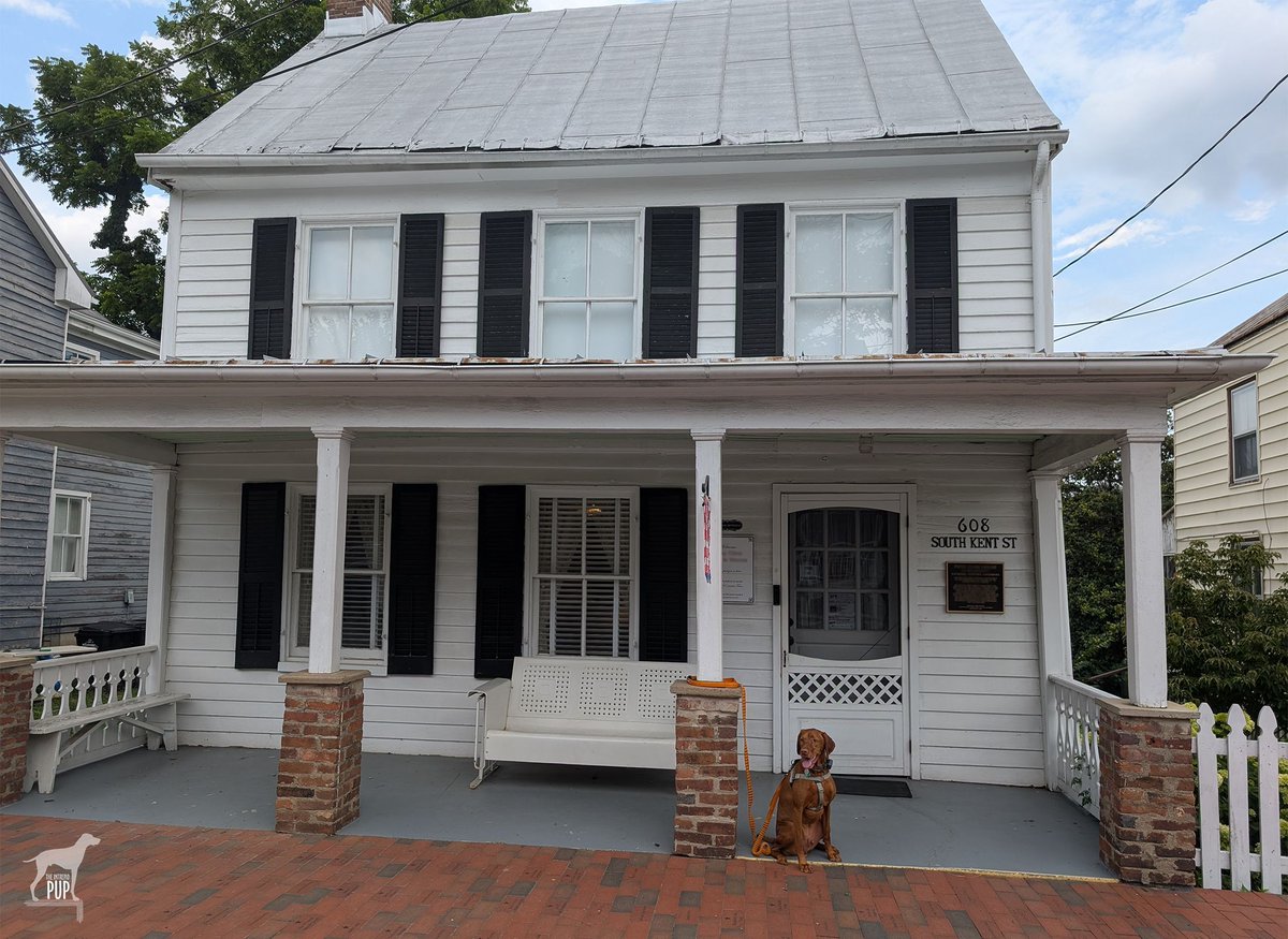 🌎 Call us "Crazy," but we think you'll be able to guess today's #WITWW location! Once the residence of the first woman inducted into the Country Music Hall of Fame, it's now a national historic landmark and museum. Do you know where? Back at 5pm with the photo reveal!