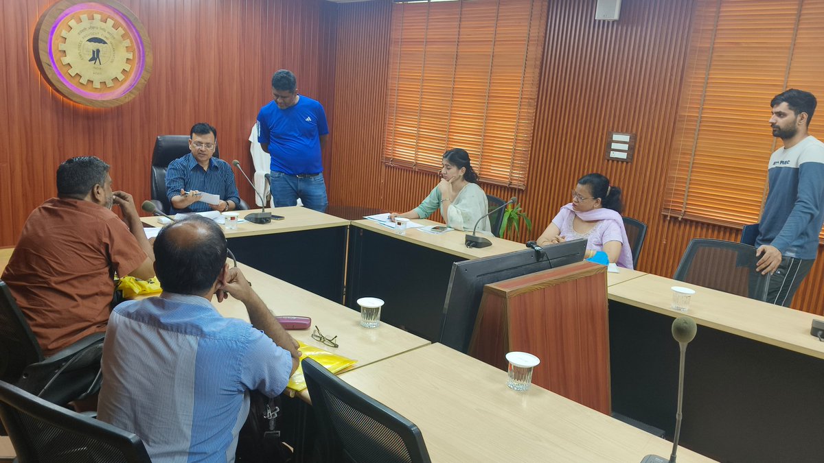 Today's glimpse of SAMADHAN
a Grievance Redressal Program initiated by EPFO Delhi North .

Daily session and face to face interaction  for long pending issues.

<a href="/mansukhmandviya/">Dr Mansukh Mandaviya</a>  
<a href="/epfo_social/">EPFO Social</a>  
<a href="/LabourMinistry/">Ministry of Labour & Employment, GoI</a>