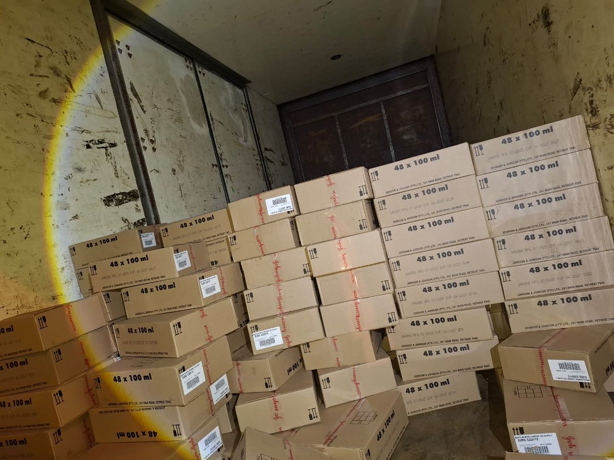 SAPoliceService's tweet image. #sapsGP Public Order Policing members posted at Booysens area arrested two suspects, aged 23 and 24, while patrolling on Rifle Range Road on Tuesday, 29/07. The suspects were found transporting 48 boxes of cough mixture medication, valued at R819 000-00 in a truck.

When…