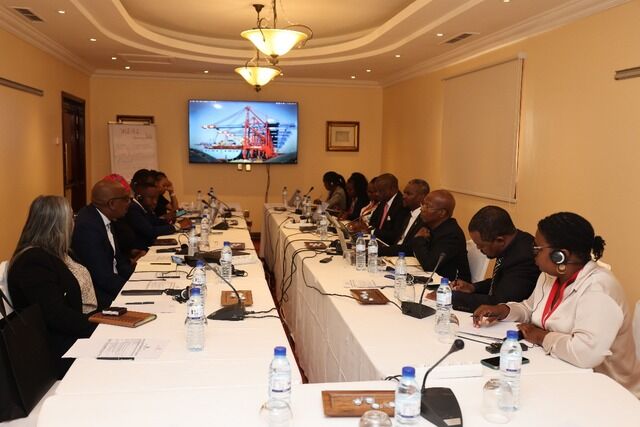 🇲🇿 Mozambique’s IFEPOM and 🇿🇦 South Africa’s RSR recently held a high-level meeting in Maputo to strengthen regulatory cooperation in the railway sector. Key areas of focus included harmonisation of safety standards, alignment of regulatory fees, and plans for a joint