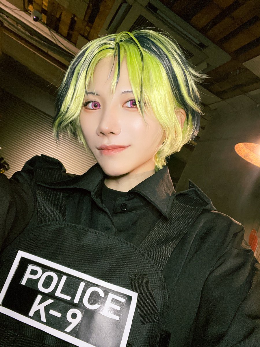 cos 💡　※ゲーム内衣装
新米👮になってきた