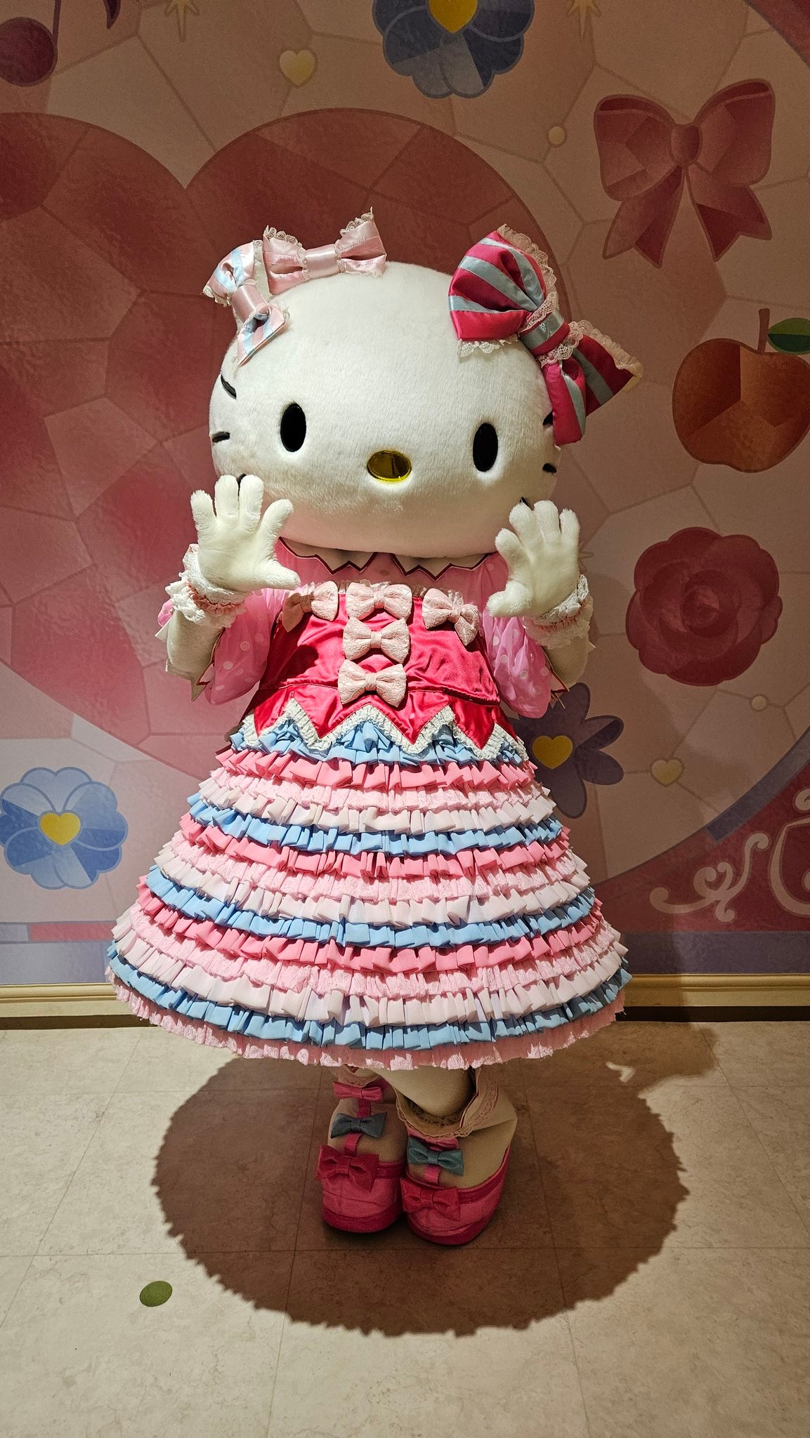 ハローキティ 赤いドレス のお嬢様 Hello Kitty Celebration Style - LiccA｜リカちゃん｜タカラトミー