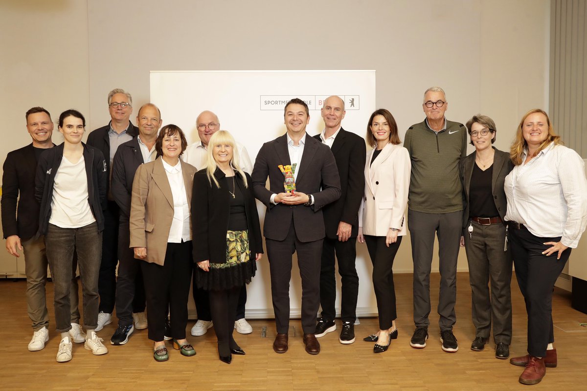 Senatsverwaltung für Inneres und Sport (@innensenatorin) on Twitter photo Mit der NBA landet Berlin den großen Wurf! 🔥 🏀
Es ist offiziell! Die stärkste Basketball-Liga der Welt, die National Basketball Association (NBA), kommt mit gleich zwei Global Games nach Berlin.
Am 15. Januar 2026 treffen die <a href="/memgrizz/">Memphis Grizzlies</a> in der <a href="/uberarenaberlin/">Uber Arena</a> auf die Mit der NBA landet Berlin den großen Wurf! 🔥 🏀
Es ist offiziell! Die stärkste Basketball-Liga der Welt, die National Basketball Association (NBA), kommt mit gleich zwei Global Games nach Berlin.
Am 15. Januar 2026 treffen die <a href="/memgrizz/">Memphis Grizzlies</a> in der <a href="/uberarenaberlin/">Uber Arena</a> auf die