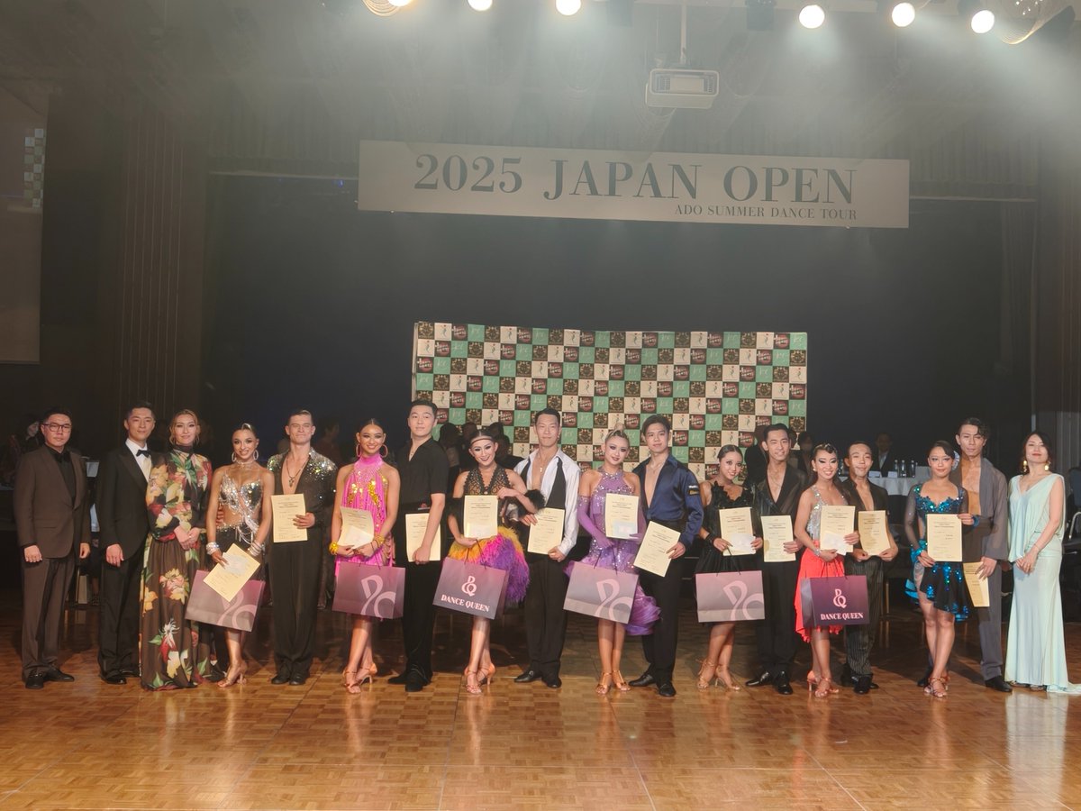 アマ オープン ラテン 表彰式

1st Proskurin Maxim・Kagarmanova Alena
2nd Oscar Tseng・Ina Wu
3rd 町田 篤人・山﨑 笑夢
4th 今西 竜矢・大西 陽来里
5th 富田 大介・高橋 愛梨
6th 安藤 弘倖・遠藤 咲乃
7th 渡辺 智士・伊藤 颯伽

#2025JO #社交ダンス #競技ダンス