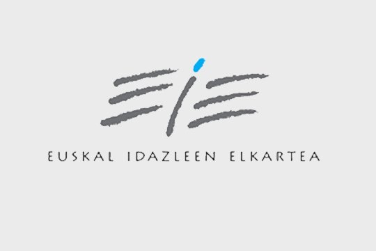 1982/07/30. Euskal Idazleen Elkartea sortu zen Bilboko Euskaltzaindiaren egoitzan, euskaraz idazten zuten idazleak biltzeko asmoarekin.

#EuskalIdazleenElkartea
#Euskalgintza
#BilboHariGorria
