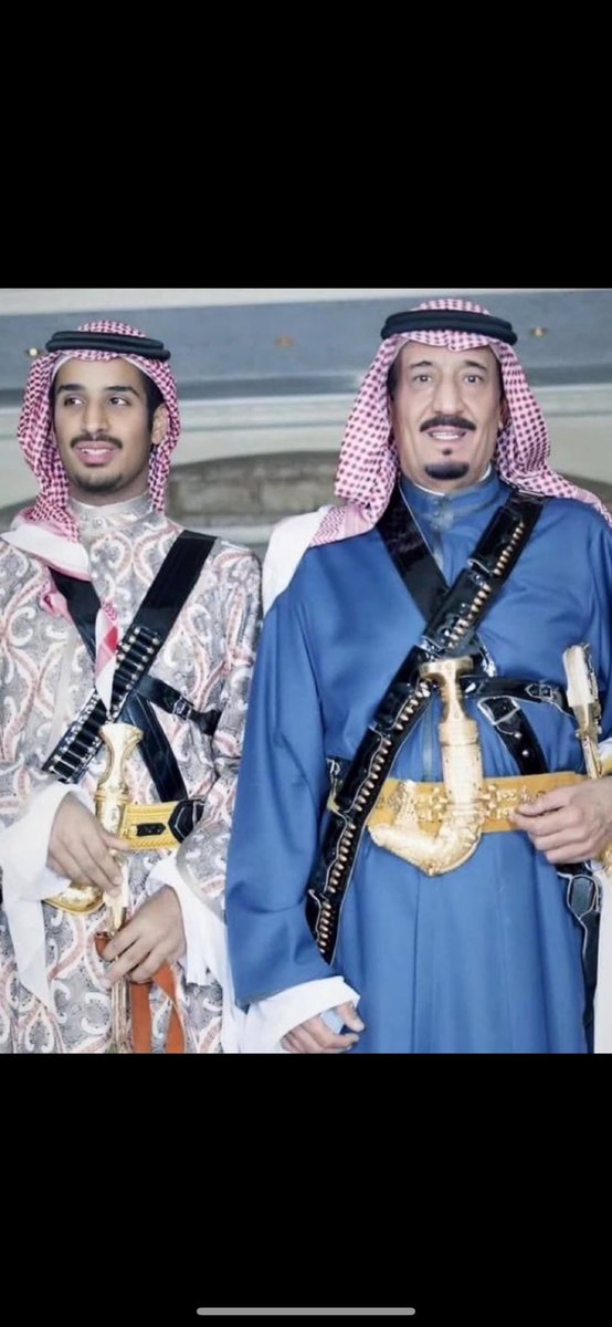 يقول عبدالمعين بن عقل بن ثعلي العضياني يمدح أهل العوجا ال سعود :

هل الرايه الخضرا ليا رزو ّا العلم
لارز ّت الاعلام للاعلام

على علمهم لااله إلا ّ الله
واسمه هو الغالب على الآسام

هل الدين والتوحيد والعز والشرف
اقاموا عمود الدين للاسلام

وأهل السيوف ليا جرى مثل ماجرى
ليا غطا ضو