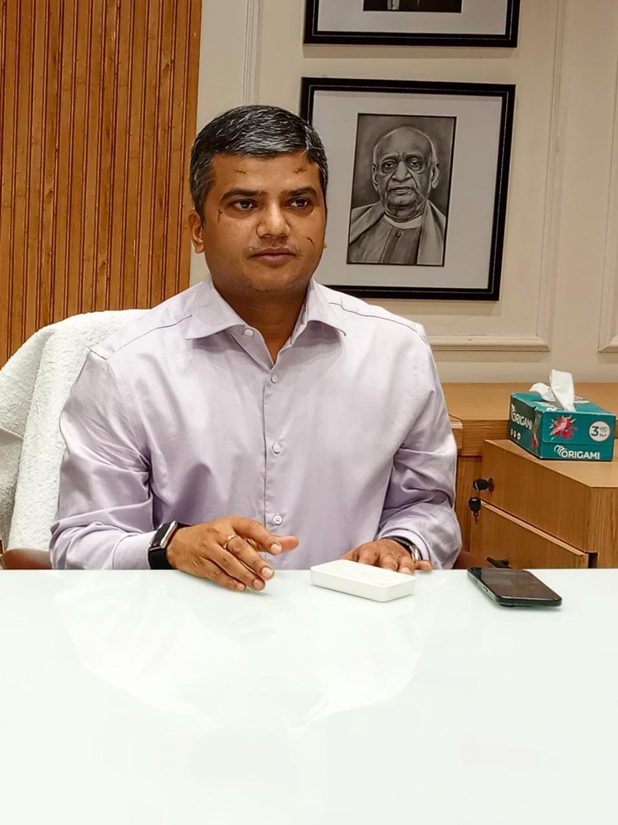 जनपद गौतमबुद्धनगर से स्थानांतरण होकर जा रहा हूँ, 2 वर्ष 5 माह के कार्यकाल में जो सहयोग और स्नेह मिला, वह मेरे प्रशासनिक जीवन की अमूल्य पूँजी रहेगा। विशेष रूप से सभी कर्मठ अधिकारियों/कर्मचारियों व गौतमबुद्धनगर वासियों का धन्यवाद करता हूँ, जिनके सहयोग से कार्य करना प्रभावशाली रहा।