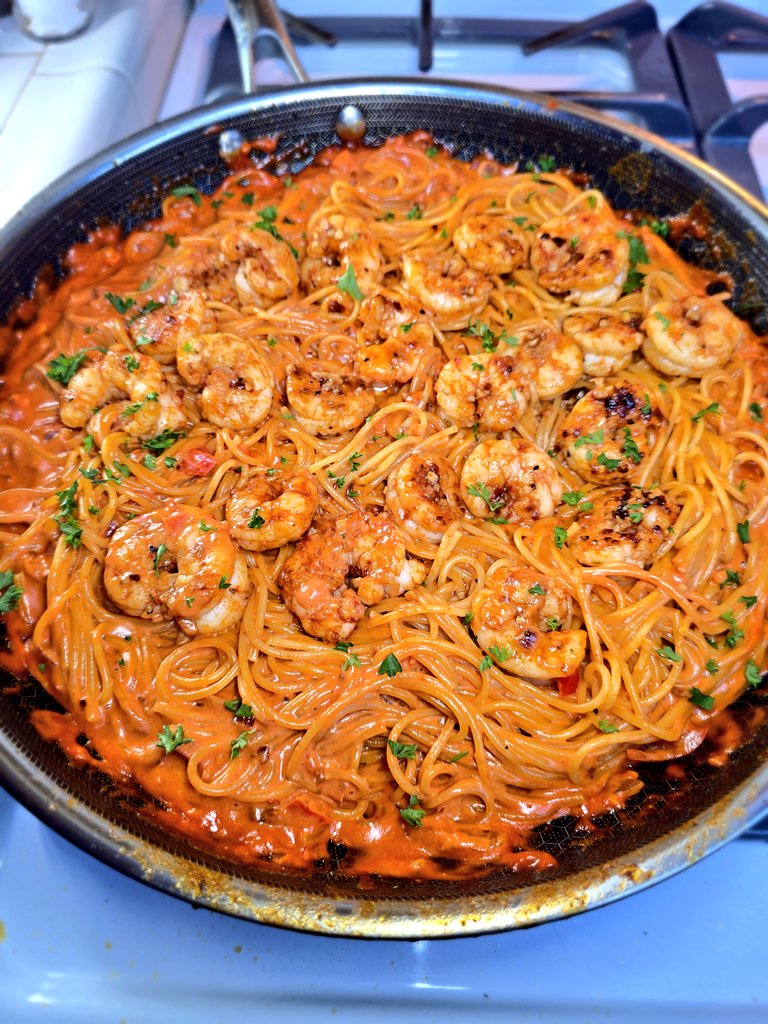 Creamy Paprika Shrimp &amp; Pasta 👊😋👍