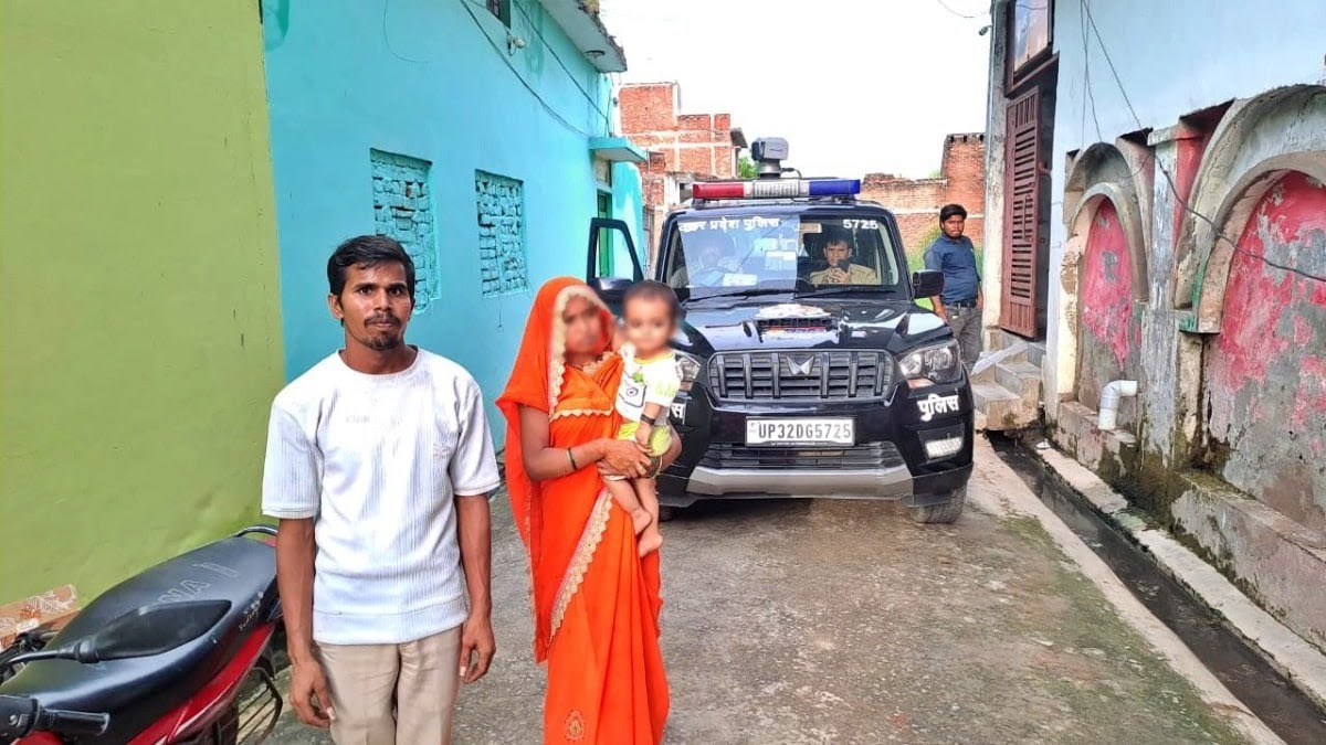praveen yadav noida (@praveennoida63) on Twitter photo рдЙрддреНрддрд░ рдкреНрд░рджреЗрд╢ рдЭрд╛рдБрд╕реА
рдЬрд╣рд╛рдБ рдкрд░ рдЧрд╝рд░реАрдм рдЕрдЧрд░ рд▓реЛрди рдирд╣реАрдВ рдЪреБрдХрд╛ рдкрд╛рдП рддреЛ рдмреИрдВрдХ рдЙрд╕рдХреА рдкрддреНрдиреА рдХреЛ рдмрдВрдзрдХ рдмрдирд╛ рд▓реЗрддреЗ рд╣реИрдВ,
рдпрд╣реА рд╣реИ рднрд╛рдЬрдкрд╛ рдХреА 'рдирд╛рд░реА рд╡рдВрджрдирд╛' рдХрд╛ рдЕрд╕рд▓реА, рдХрдбрд╝рд╡рд╛ рд╕рдЪтАж рдЙрддреНрддрд░ рдкреНрд░рджреЗрд╢ рдЭрд╛рдБрд╕реА
рдЬрд╣рд╛рдБ рдкрд░ рдЧрд╝рд░реАрдм рдЕрдЧрд░ рд▓реЛрди рдирд╣реАрдВ рдЪреБрдХрд╛ рдкрд╛рдП рддреЛ рдмреИрдВрдХ рдЙрд╕рдХреА рдкрддреНрдиреА рдХреЛ рдмрдВрдзрдХ рдмрдирд╛ рд▓реЗрддреЗ рд╣реИрдВ,
рдпрд╣реА рд╣реИ рднрд╛рдЬрдкрд╛ рдХреА 'рдирд╛рд░реА рд╡рдВрджрдирд╛' рдХрд╛ рдЕрд╕рд▓реА, рдХрдбрд╝рд╡рд╛ рд╕рдЪтАж