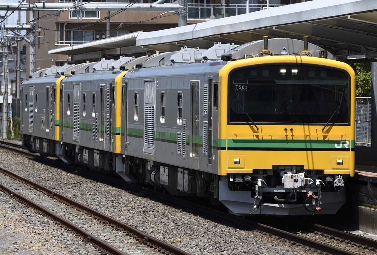 CL_197's tweet image. フォロワーのみんな〜、こんばんは😄🌙

今日は、めちゃアツでしたネ〜🔥🔥
なんと‼️高崎〜尾久間で、約1ヶ月ぶりにGV-E197の三重連が走ったんデス～‼️🚃🚃🚃

しかも、先頭には先行量産車のTS01‼️
シブ〜い姿にシビレちゃいましたネ〜✨✨

いや〜、見られてホント良かった😆👍

では、また〜👋👋