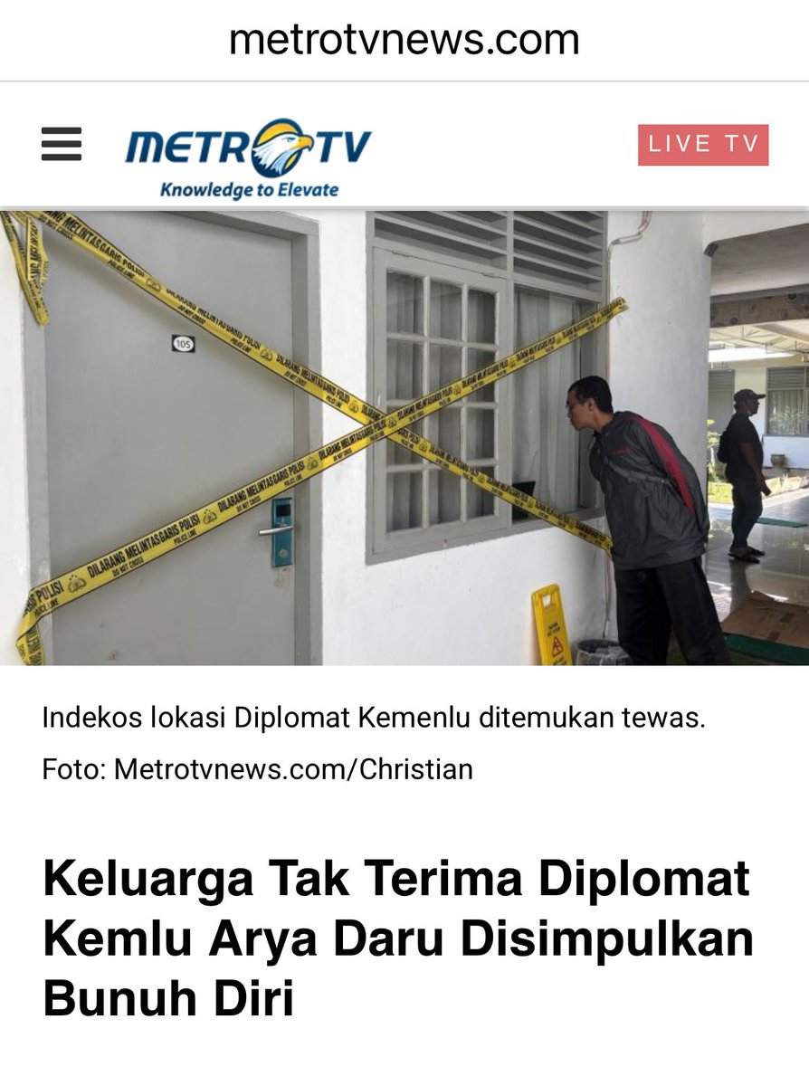 Orang kalo mau bundir tuh biasanya pake cara tercepat. 
Minum baygon/racun, terlentang di rel KA, gantung diri di tiang rumah/pohon, potong nadi di tangan, tembak kepala dengan senpi, atau terjun dari lantai 79! 

Dari segitu banyaknya cara tercepat bundir, eehh baru tau orang