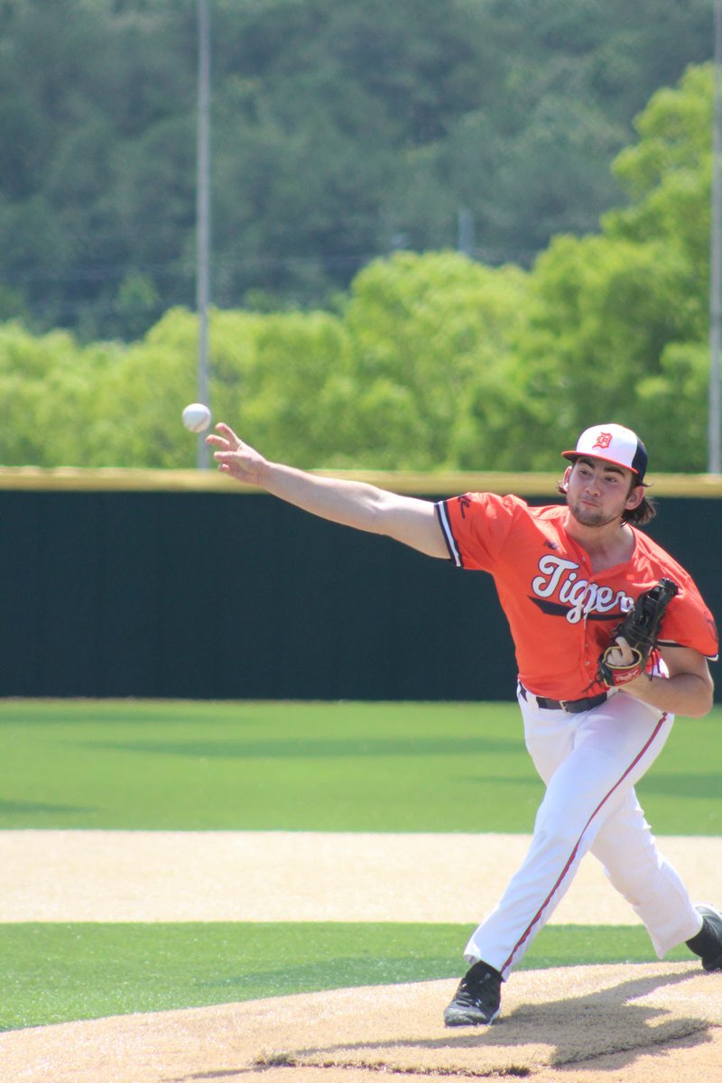 iammasonduncan's tweet image. A good summer with @DallasTigersWe1 against strong competition. 

30.2 IP
7 ER 
20 Hits 
40 Ks
15 BBs 
1.60 ERA 
.192 BAA 

1 no-hitter 
1 MVPitcher of a tournament 

Thanks to coaches @BlakeBeavan @mkillian01 Benj Sampson, and to my teammates for a fun summer. 

@fmjagsbaseball…